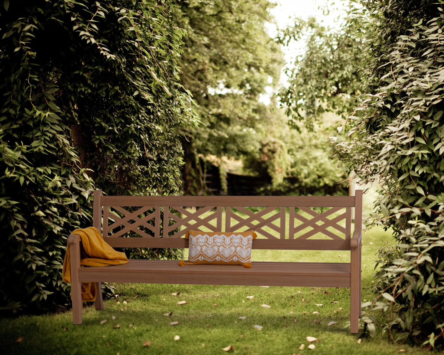 Winawood Speyside 4 Seater Wood Effect Bench - New Teak