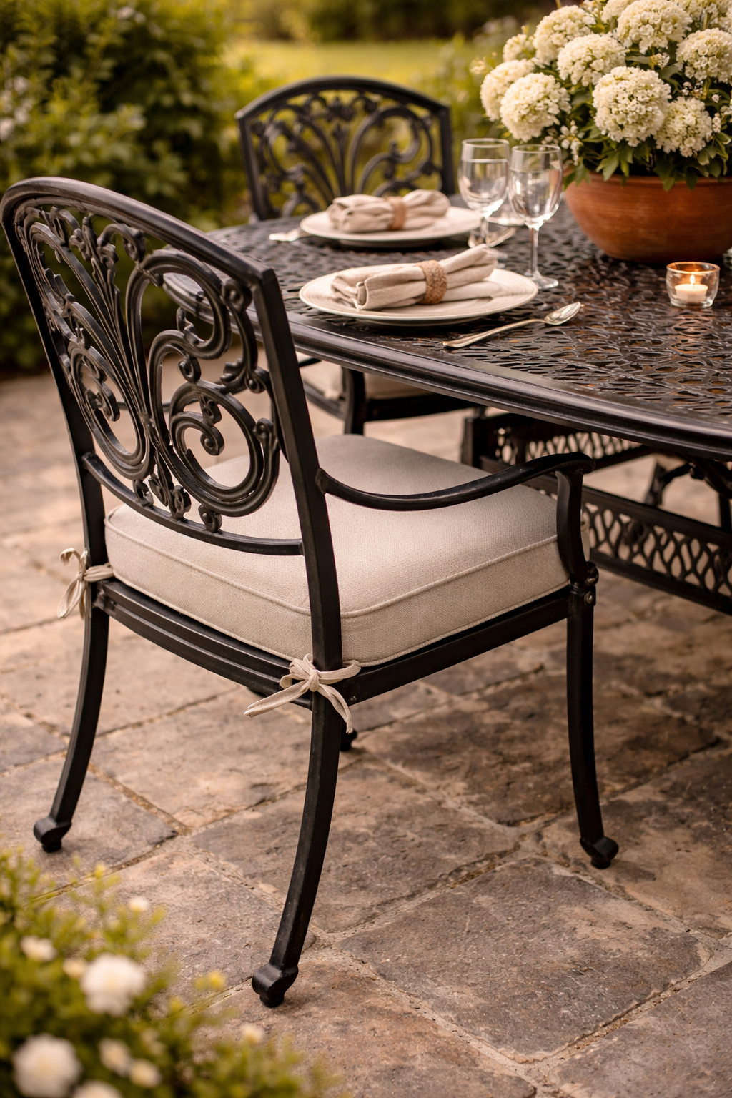 Cast Aluminium 6 Seater Oval Dining Set