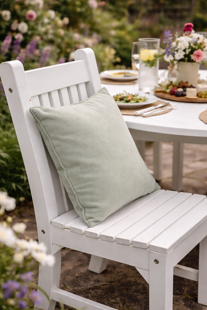 Winawood Sandwick Round Dining Set