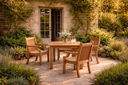 Winawood Sandwick Square Dining Set
